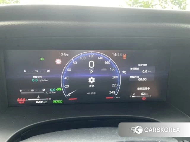Toyota Camry 2024 Серебристо-серый из Китая, фото 2