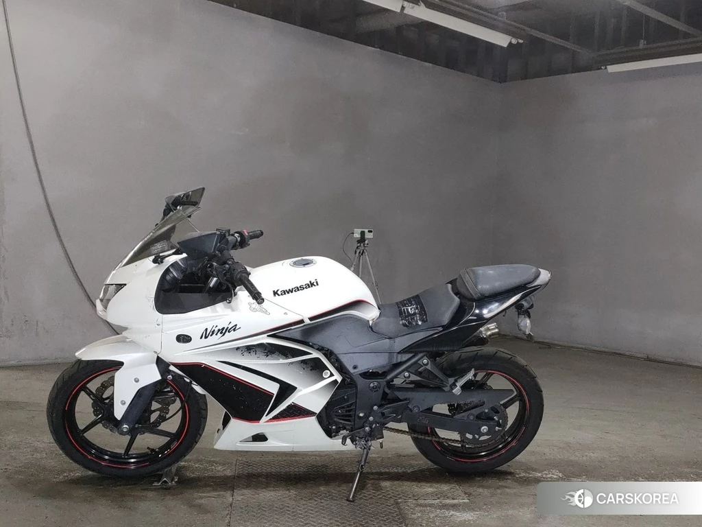 Проданный Kawasaki NINJA 250R 2011 из Японии, фото 2