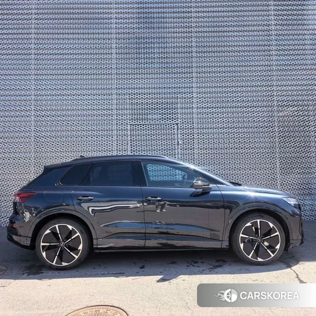 Audi Q4 e-tron 2024 Синий из Китая, фото 3