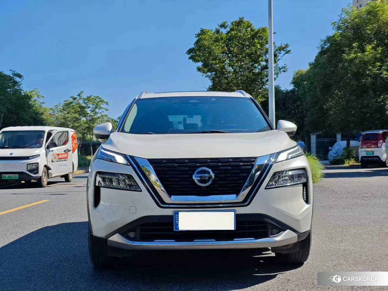 Nissan Qijun 2021 Белый из Китая, фото 2