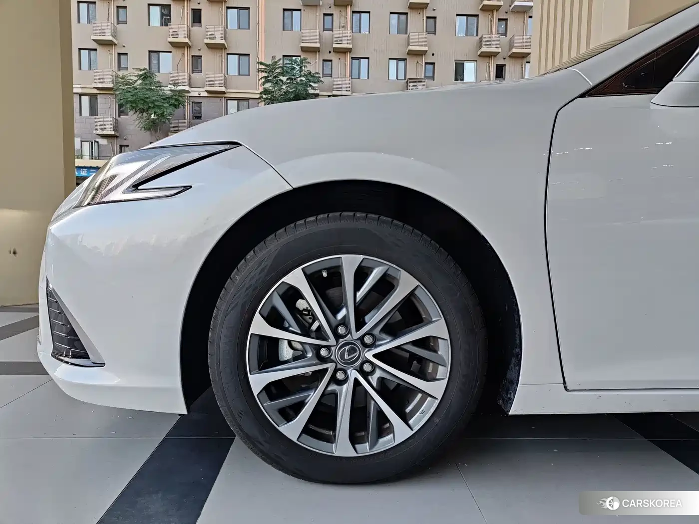 Lexus ES id 4634837 из Китая 12