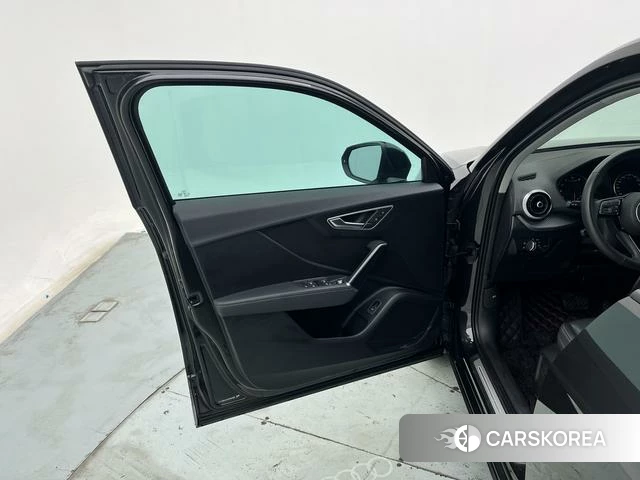 Audi Q2L id 4272600 из Китая 12