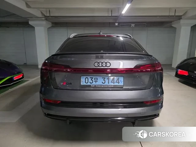 Audi e-Tron id 3752845 из Кореи 8