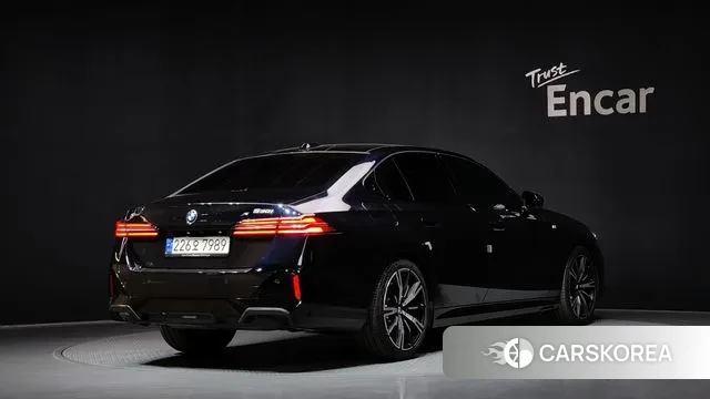 BMW 5 Series (G60) id 3442056 из Кореи 12