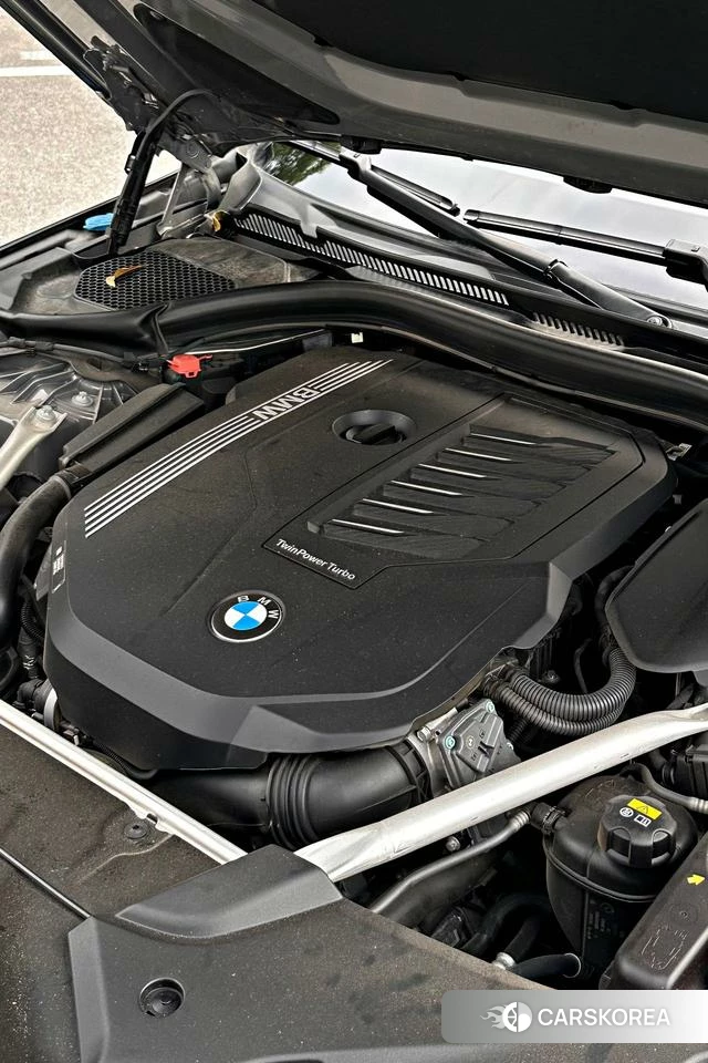 BMW 5 series (imported) 2022 Серебристо-серый из Китая, фото 2