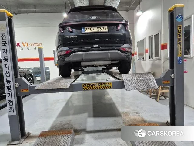 Hyundai Tucson (NX4) 2022 Черный из Кореи, фото 2