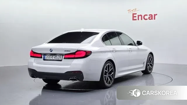 BMW 5 Series (G30) id 3740339 из Кореи 12