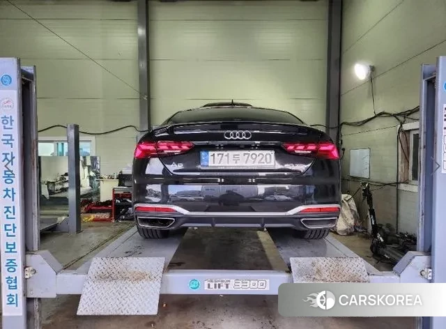 Audi A5 (F5) 2021 Черный из Кореи, фото 2