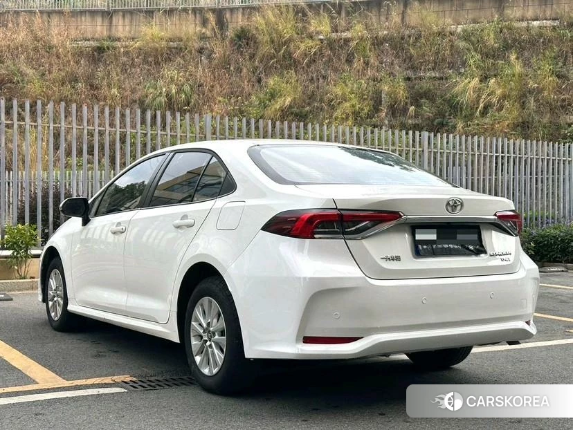Toyota Corolla 2024 Белый из Китая, фото 2