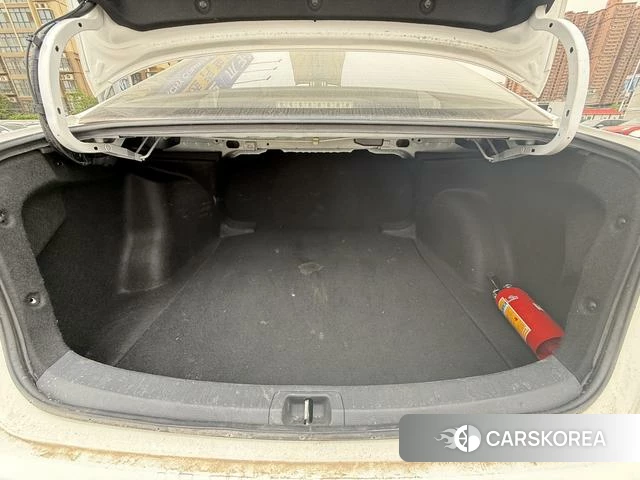 Toyota Corolla id 4272086 из Китая 8