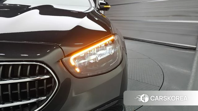 Mercedes-Benz E-Class W213 2023 Серый из Кореи, фото 2