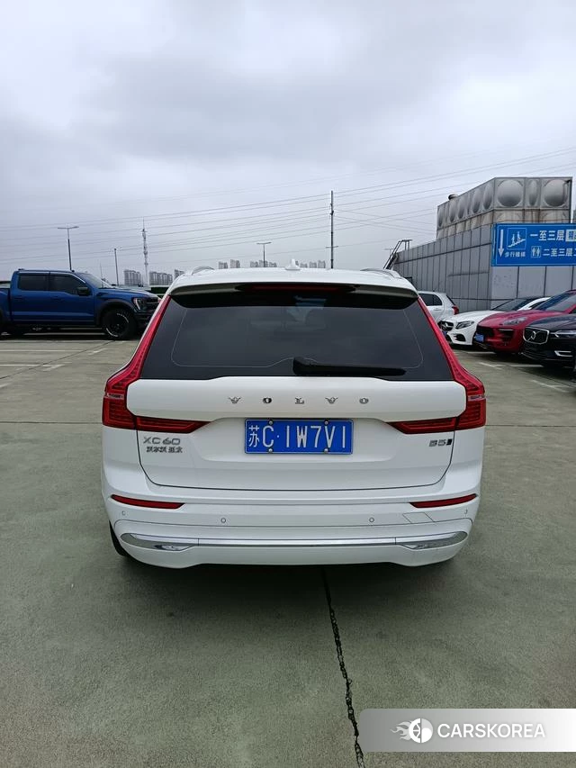 Volvo XC60 2022 Белый из Китая, фото 5