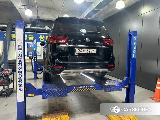 Kia The New Carnival 2018 Черный из Кореи, фото 2