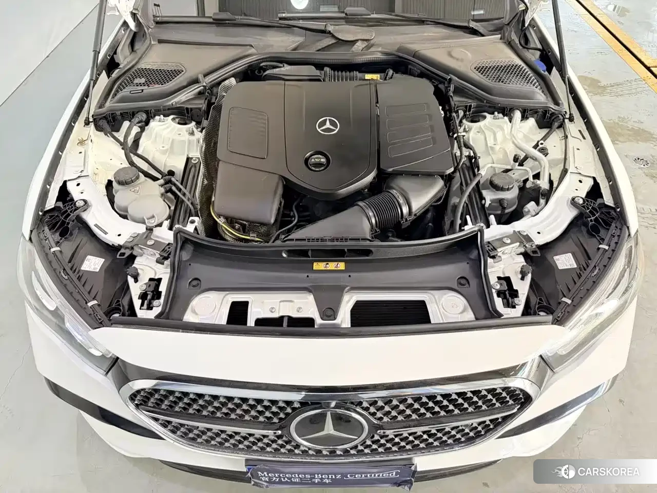 Mercedes-Benz E-Class 2024 Белый из Китая, фото 3