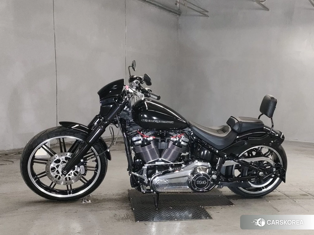 Проданный Harley-Davidson Softail Breakout FXBRS1868 id 4171934 из Японии