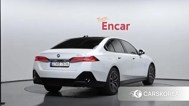 BMW 5 Series (G60) id 3415497 из Кореи 12