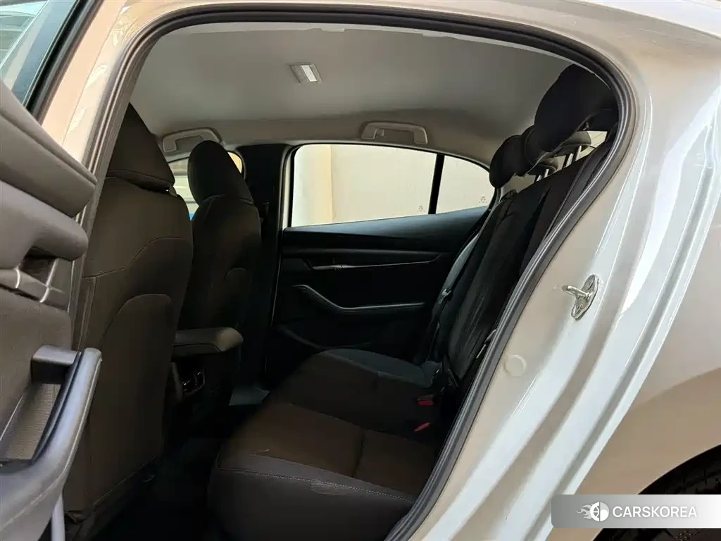 Mazda 3 id 4578255 из Китая 7