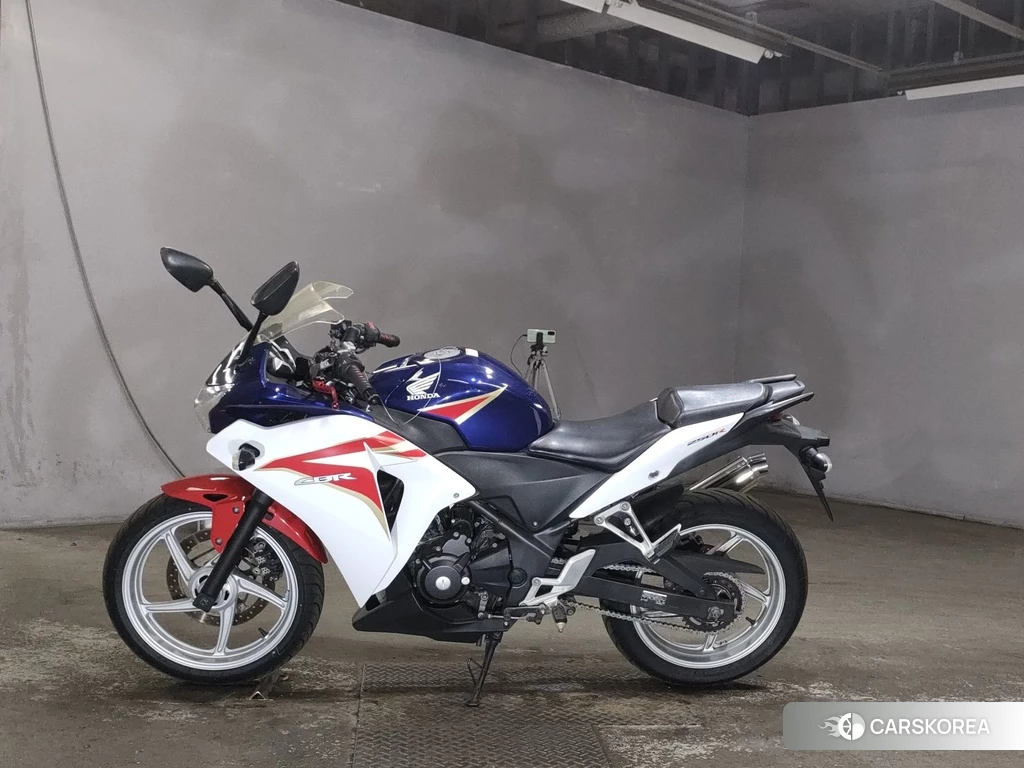 Проданный Honda CBR250R 2011 из Японии