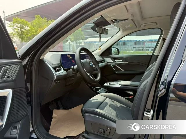 BMW X1 2023 Черный из Китая, фото 2