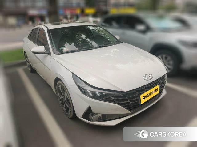 Hyundai Elantra 2023 Белый из Китая, фото 2