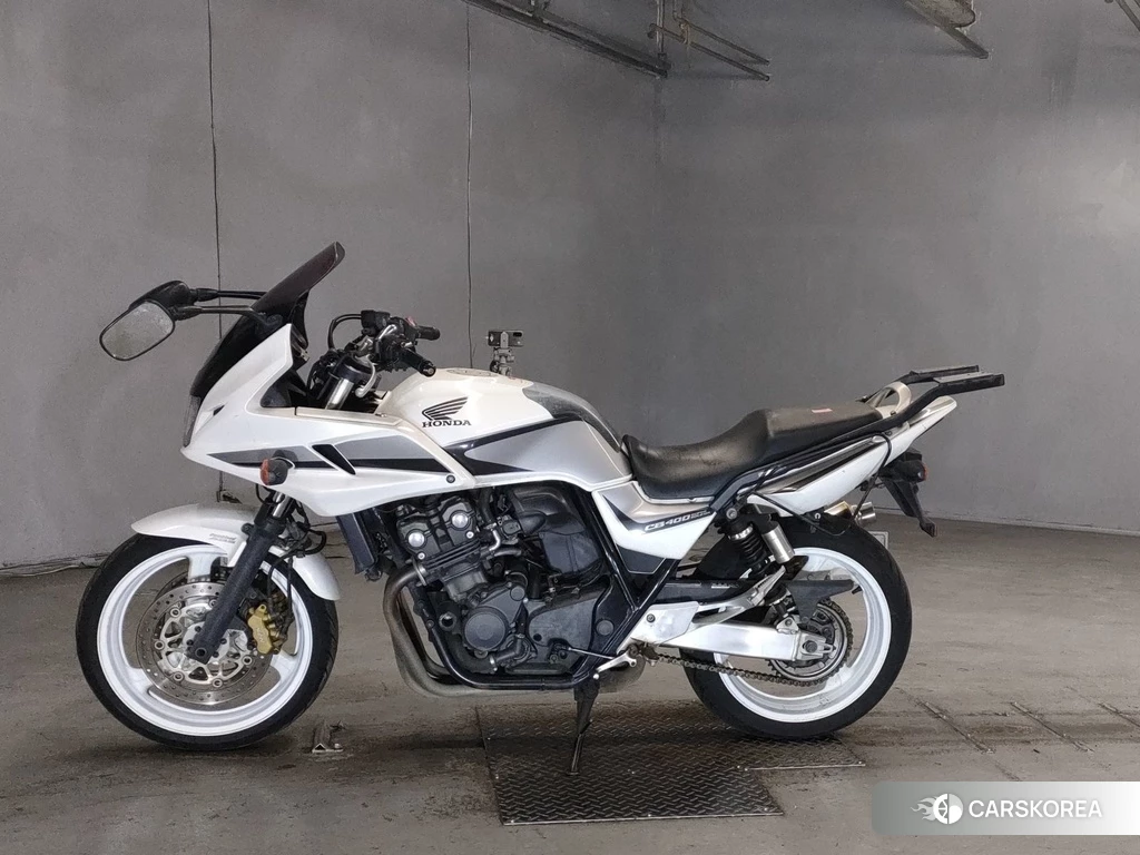 Проданный Honda CB400SF 2012 из Японии, фото 2