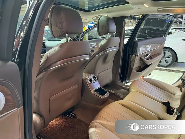 Mercedes-Benz E-class id 4335076 из Китая 12