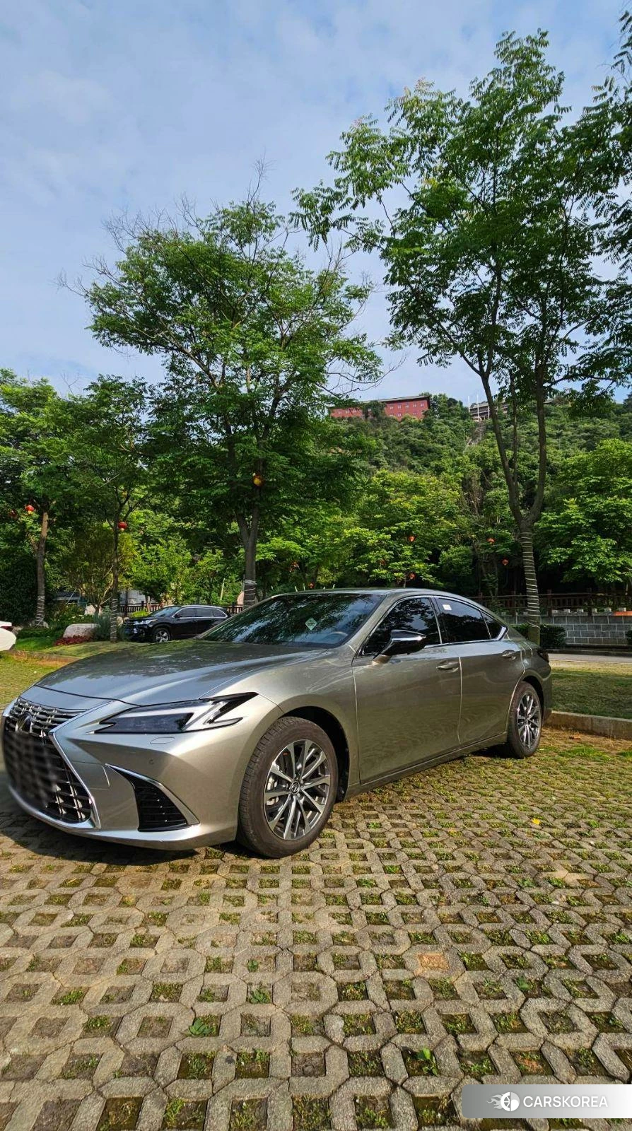 Lexus ES 2024 Серебристо-серый из Китая, фото 2