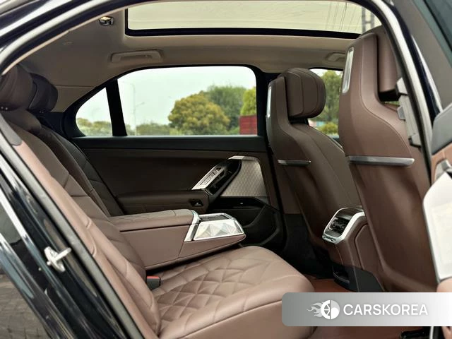 BMW 7 series id 4264655 из Китая 12