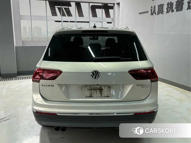 Volkswagen Tiguan L 2018 Шампань из Китая, фото 4