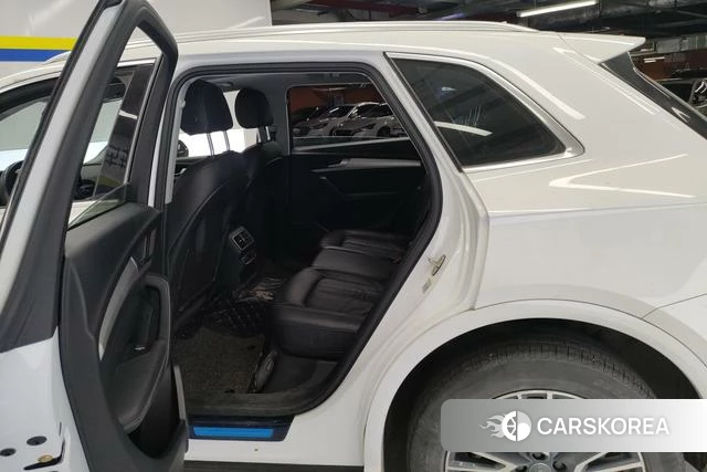 Audi Q5L id 4328867 из Китая 9