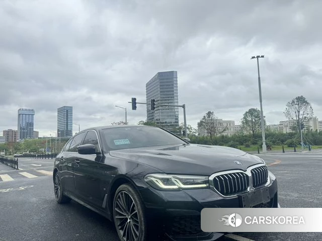 BMW 5 series 2021 Черный из Китая, фото 2