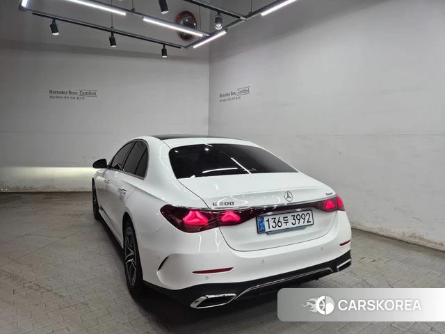 Mercedes-Benz E-Class W213 2025 Белый из Кореи, фото 2