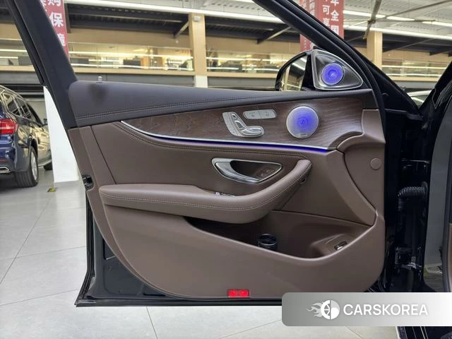 Mercedes-Benz E-class id 4365707 из Китая 7