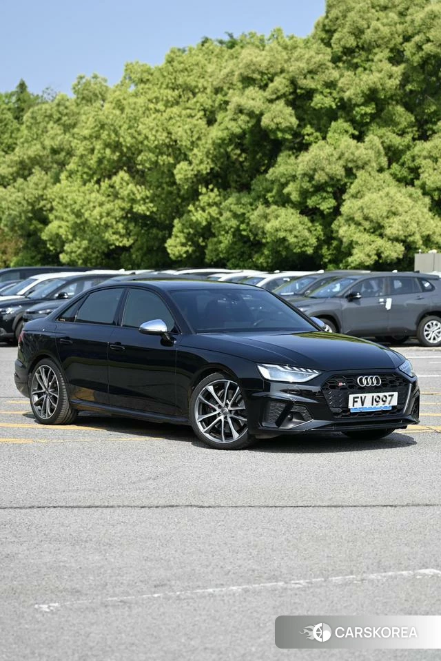 Audi S4 2021 Черный из Китая, фото 4