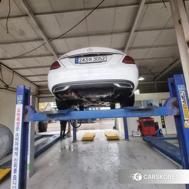 Mercedes-Benz C-Class W205 2020 Белый из Кореи, фото 2