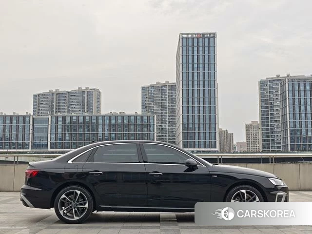 Audi A4L id 4299414 из Китая 9