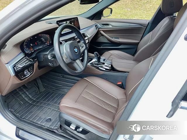 BMW 5 series 2023 Белый из Китая, фото 2
