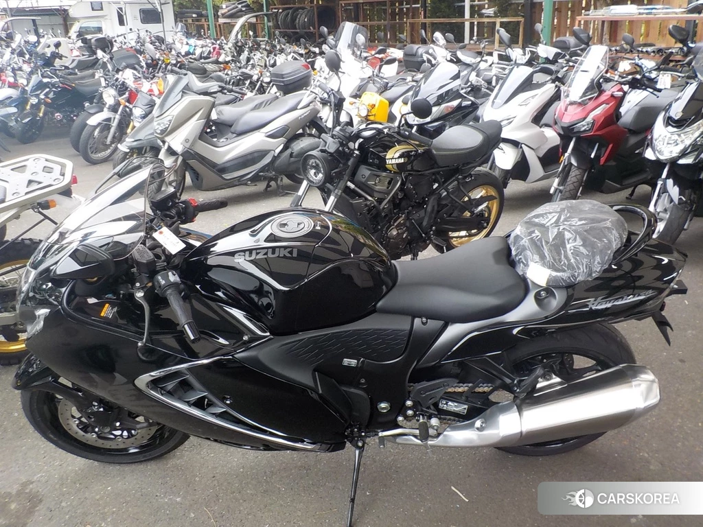 Проданный Suzuki GSX1300R HAYABUSA 2023 из Японии