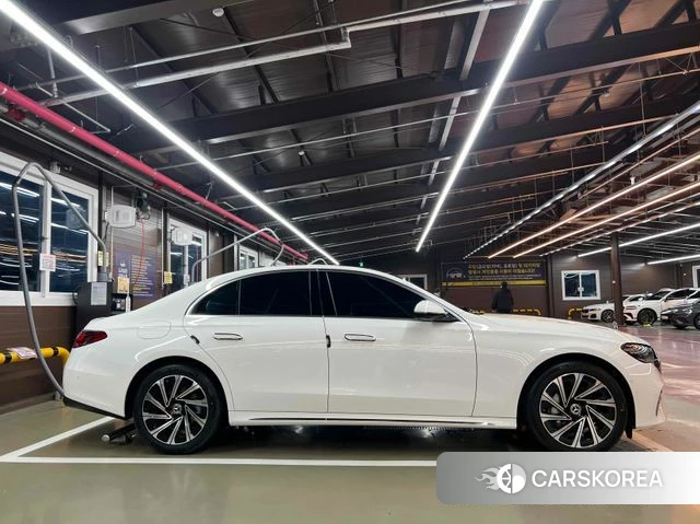 Mercedes-Benz E-Class W214 2026 Белый из Кореи, фото 2