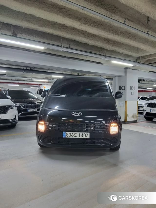 Hyundai Staria 2022 Черный из Кореи, фото 2