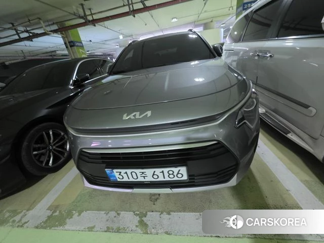 Kia Di Ol Nu Niro 2023 Серебристо-серый из Кореи, фото 3