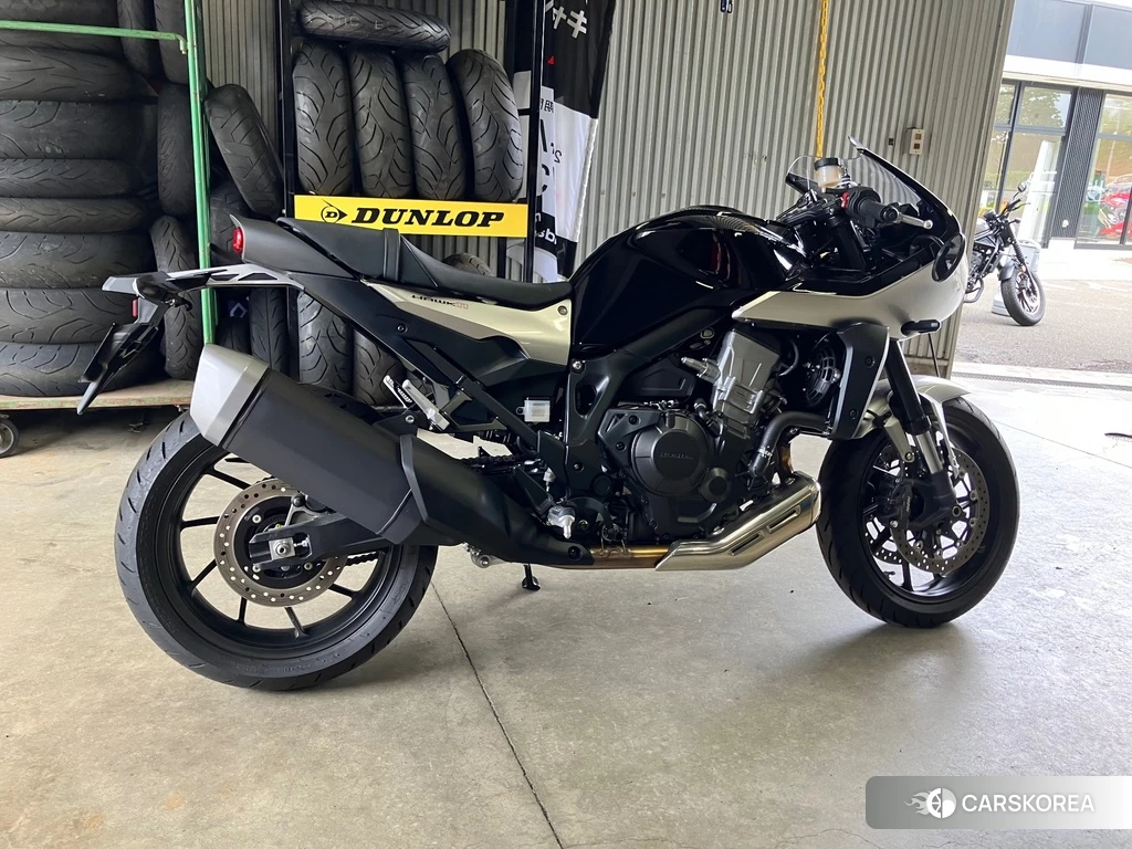 Проданный Honda HAWK 11 2022 из Японии