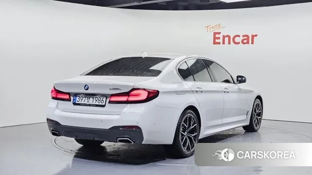 BMW 5 Series (G30) id 3598227 из Кореи 12