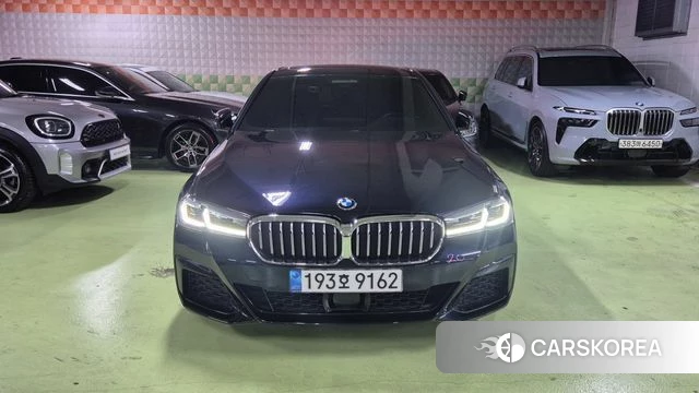 BMW 5 Series (G60) 2023 Черный из Кореи, фото 4