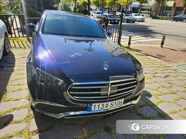 Mercedes-Benz E-Class W213 2023 Синий из Кореи, фото 2