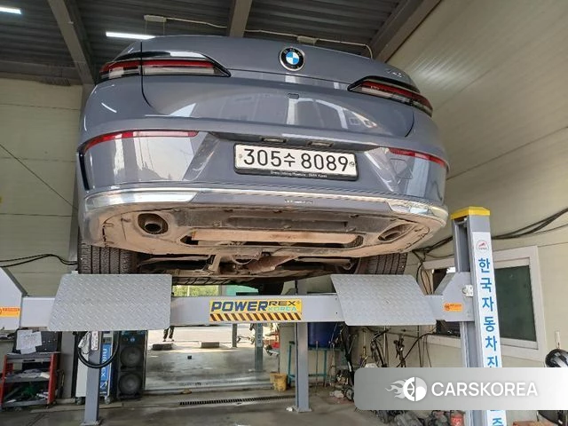 BMW 7 Series (G70) 2023 Серый из Кореи, фото 2