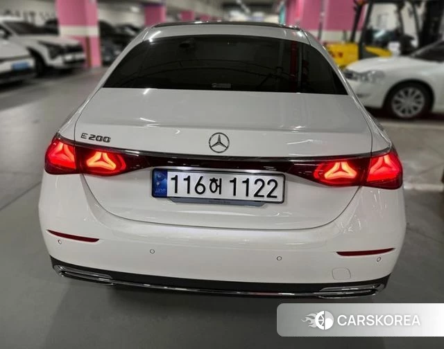 Mercedes-Benz E-Class W214 2024 Белый из Кореи, фото 2