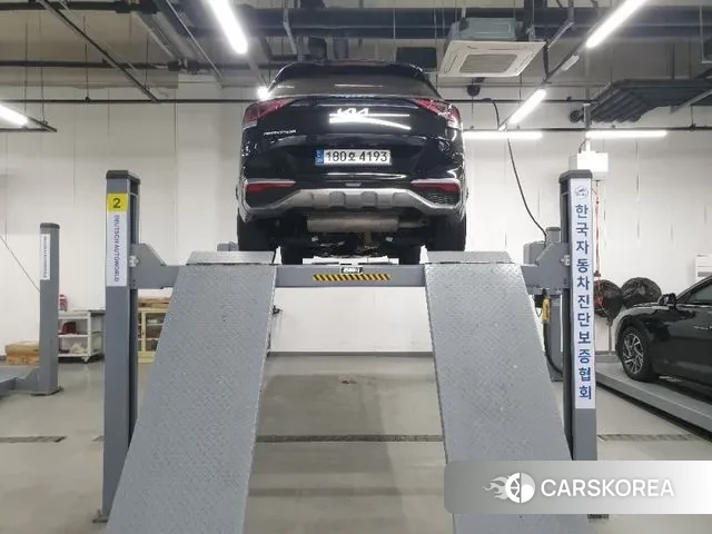 Kia Sportage 5th Generation 2022 Черный из Кореи, фото 2