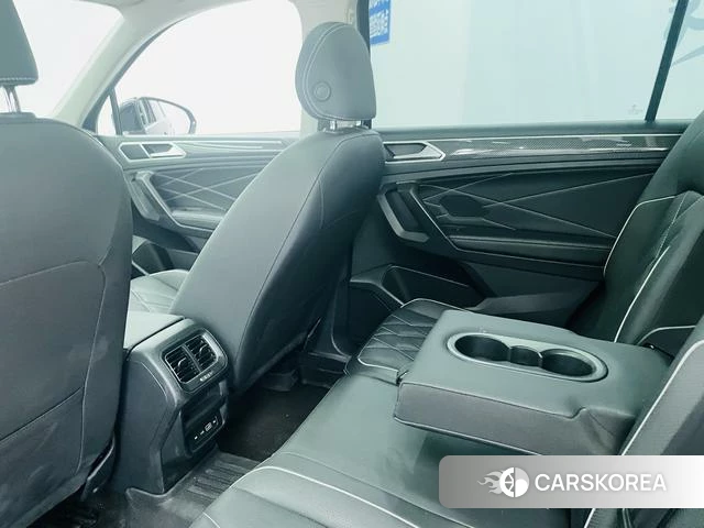Volkswagen Tiguan L id 4278691 из Китая 11