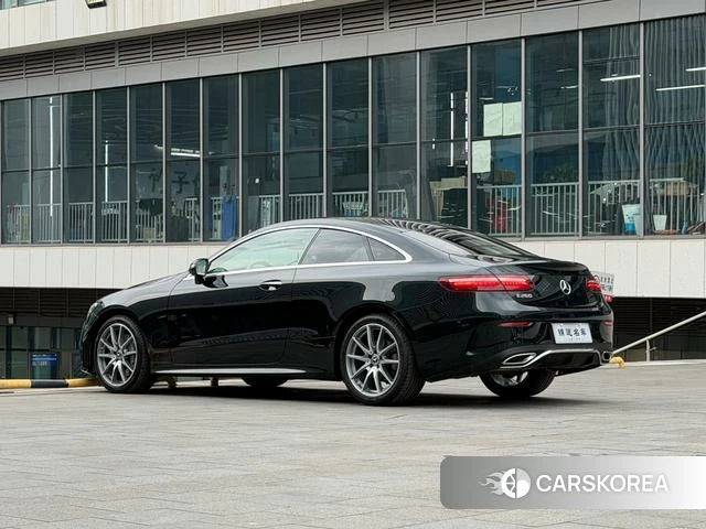 Mercedes-Benz E-class (imported) 2023 Зеленый из Китая, фото 2